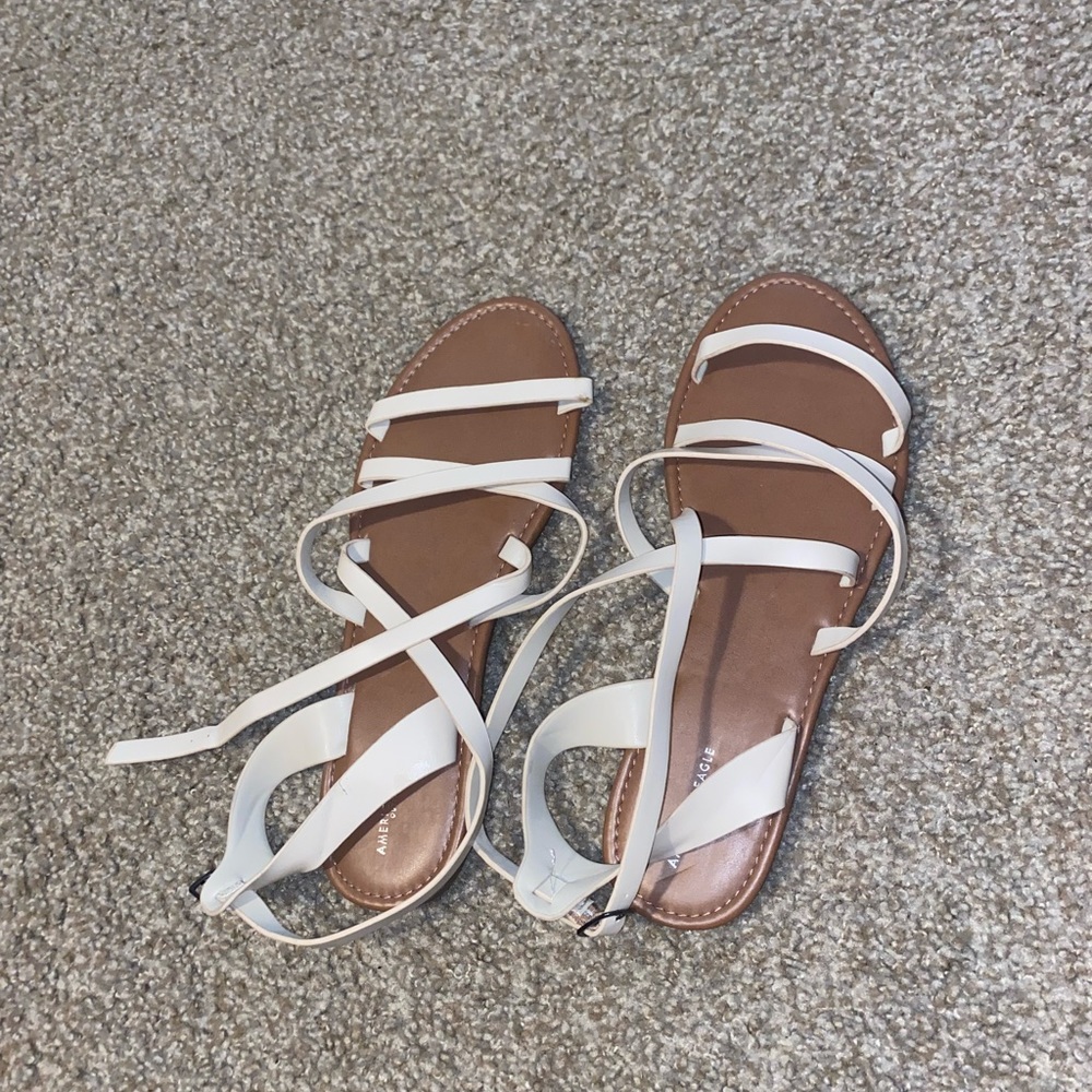 American Eagle Cream and Tan Sandals Size 9